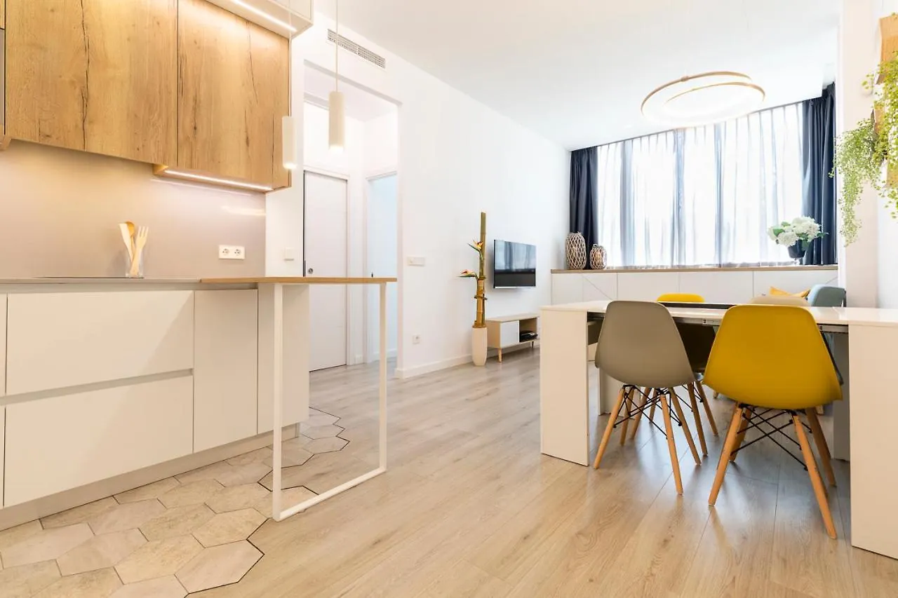 Sylvia 1M - Precioso Apartamento En Primera Linea De Mar - Centrico - Playa - Wifi Empuriabrava
